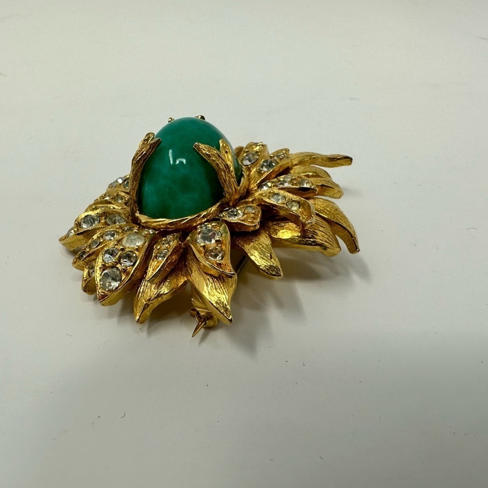 Rare Vintage Hattie Carnegie gold rhinestone and precious stone brooch - Picture 7 of 10